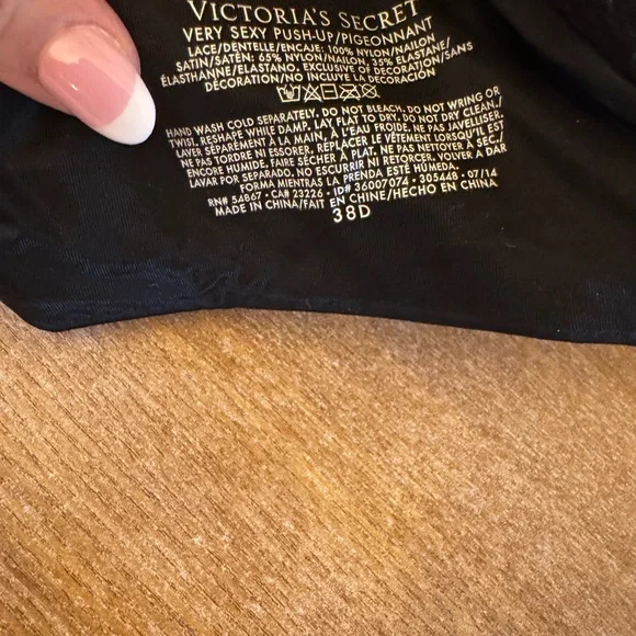 Victoria's Secret Black Bra with Silver Accents - Picture 7 of 8